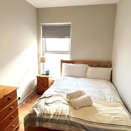 Centrally Located Two Bed - Sleeps Four *