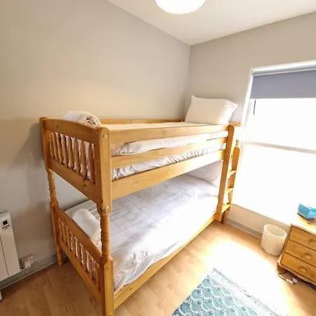 Centrally Located Two Bed - Sleeps Four *