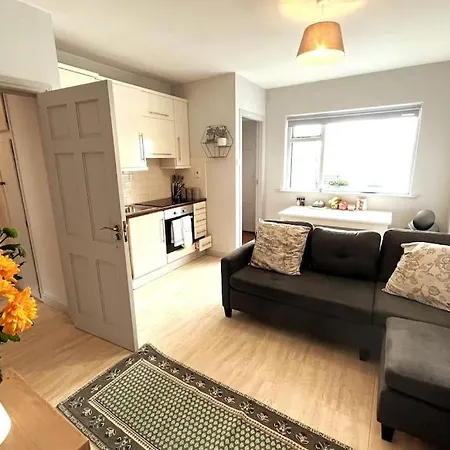 Centrally Located Two Bed - Sleeps Four Galway