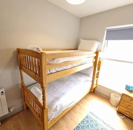 Centrally Located Two Bed - Sleeps Four *