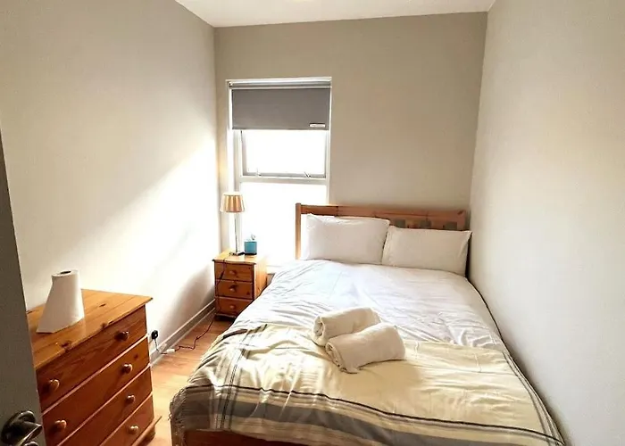 Centrally Located Two Bed - Sleeps Four *